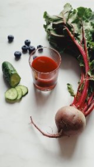 juice with fresh fruits and vegetables